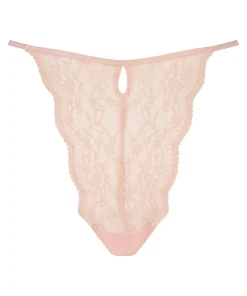 Brazilian Isabelle<Hunkemöller Store
